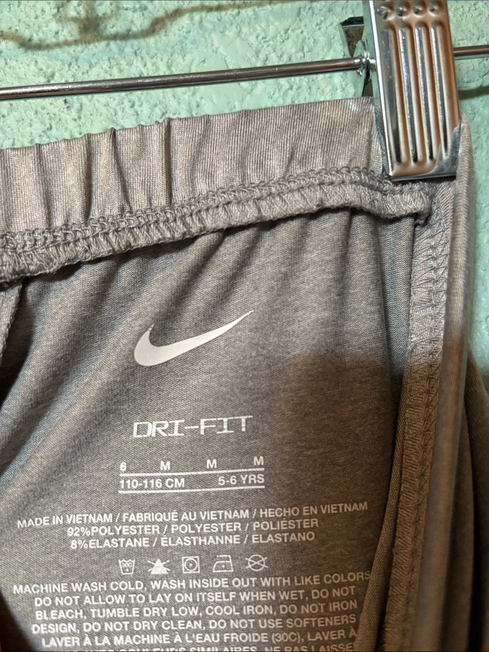 Nike Kids Gray Dri-Fit Leggings with Swoosh Graphic Girls Size 6 Good